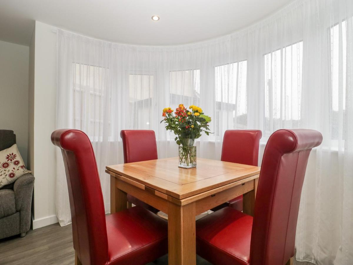 דירות וויימות' Flat 2, 38 Preston Road מראה חיצוני תמונה